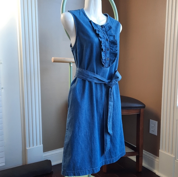 Draper James Sleeveless Chambray Shift Dress - Picture 6 of 9